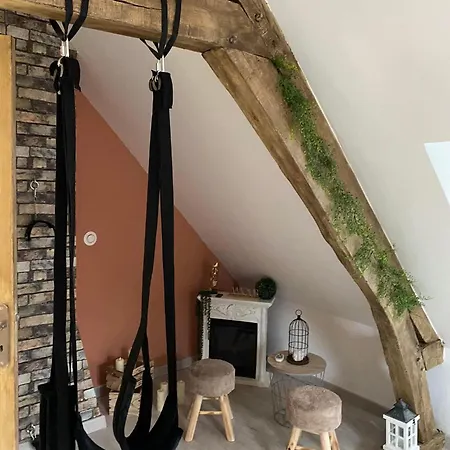 Semesterbostad Loveroom Himeros, De Charme Avec Yerville (Seine-Maritime)